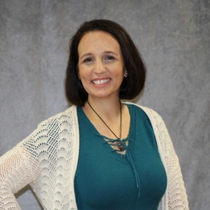 Raelyn Skelton AR Collections Specialis